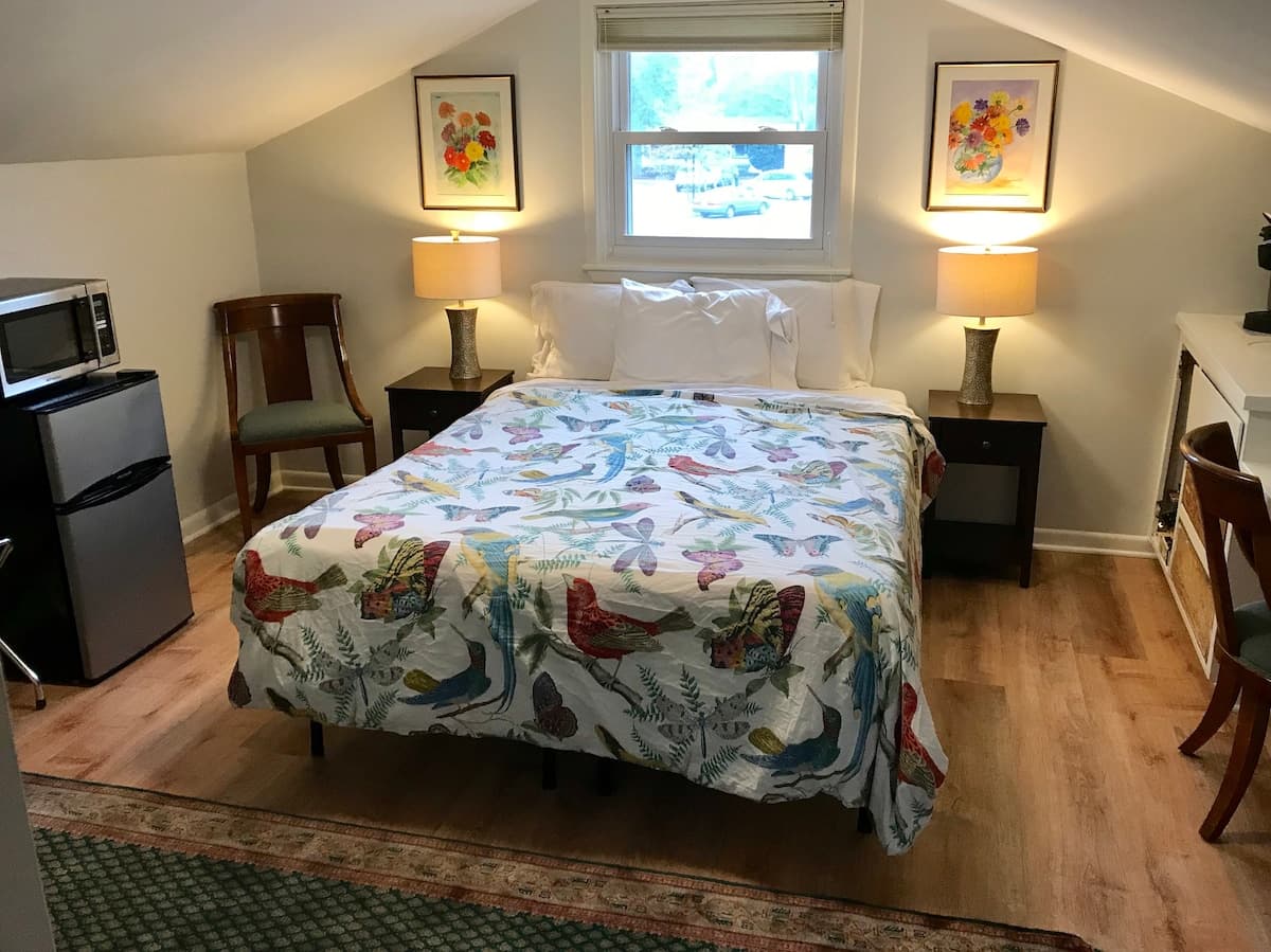 Cozy Retreat Close to the Beach